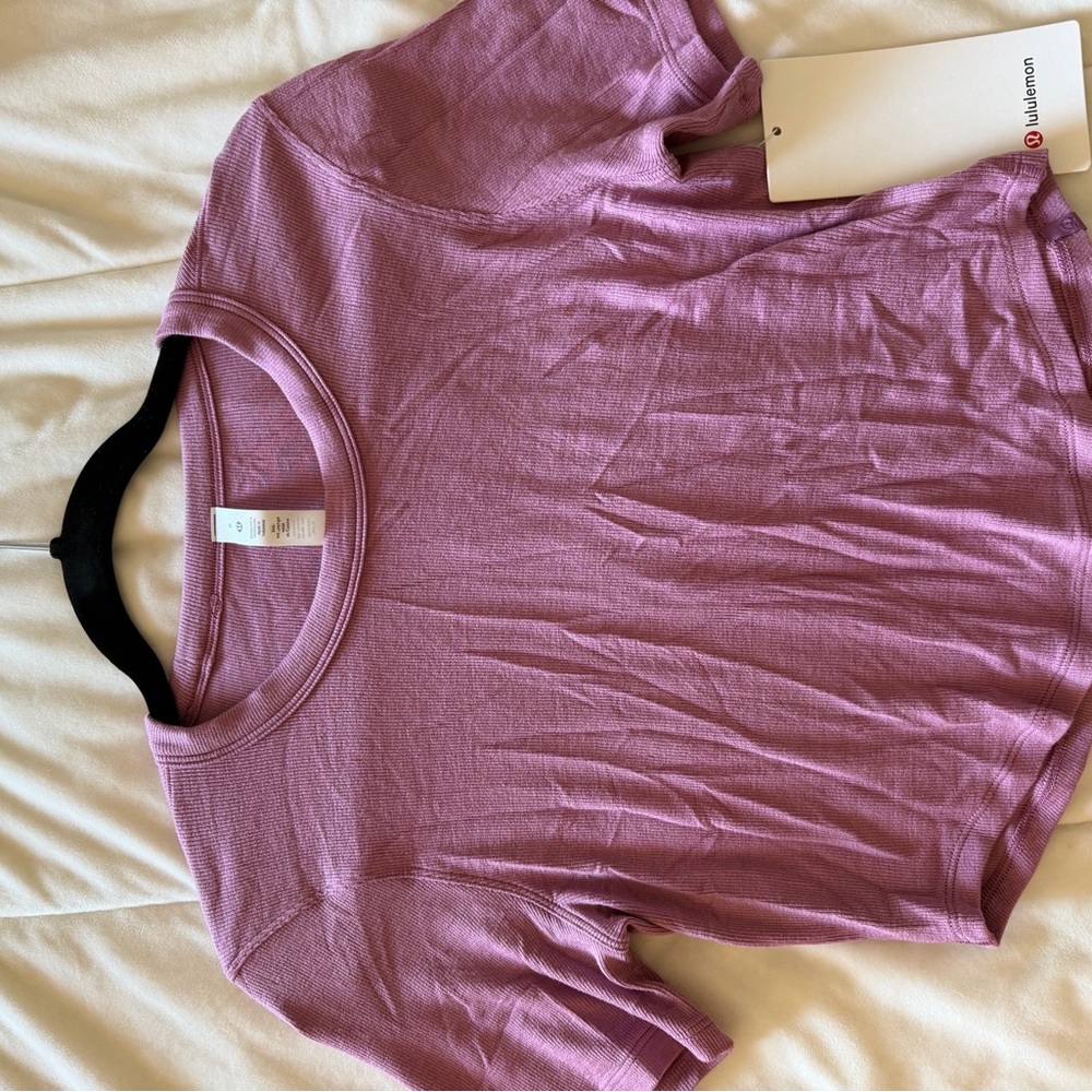 lululemon athletica Mauve Short Sleeve Tee